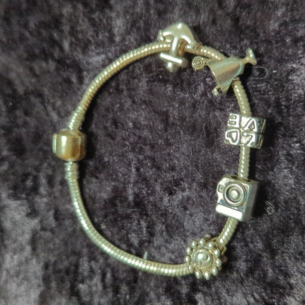 Unmarked Silver Tone Charm Bracelet Trophy, Anchor, Sun, Camera, Love